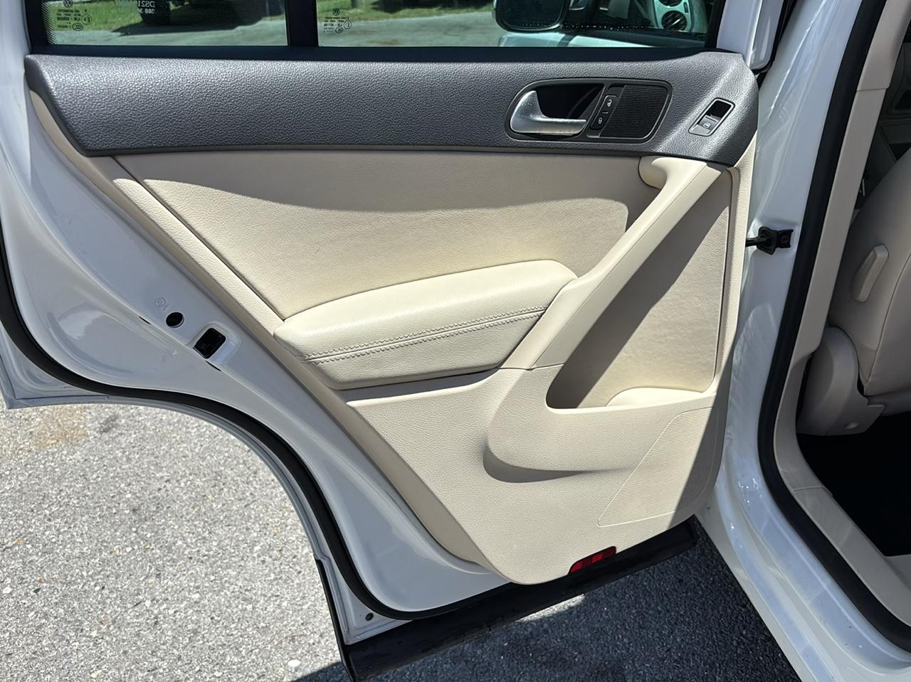 Volkswagen Tiguan S 4Motion 2015