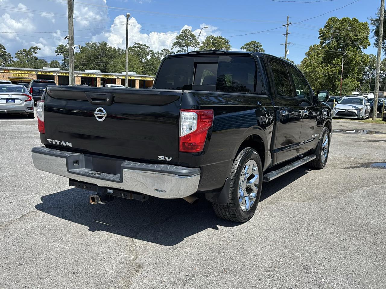 Nissan Titan SV Crew Cab 2WD 2017