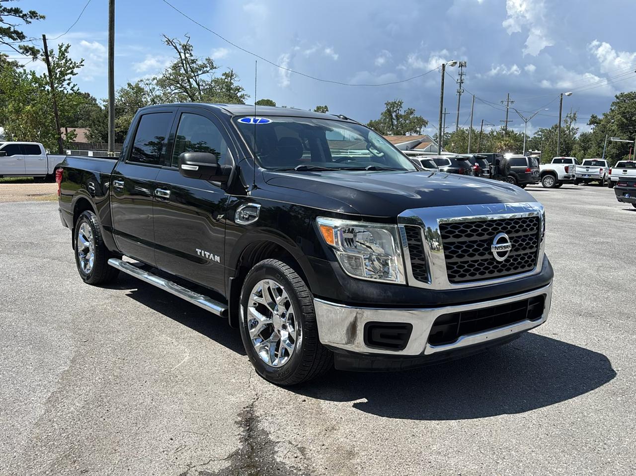 Nissan Titan SV Crew Cab 2WD 2017