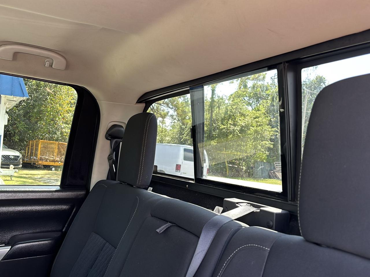Nissan Titan SV Crew Cab 2WD 2017