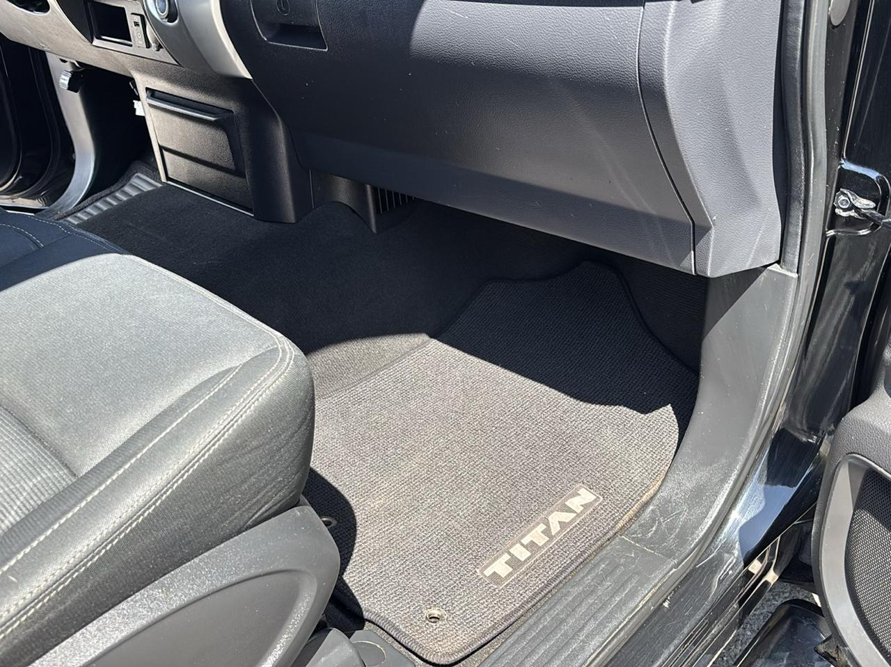Nissan Titan SV Crew Cab 2WD 2017