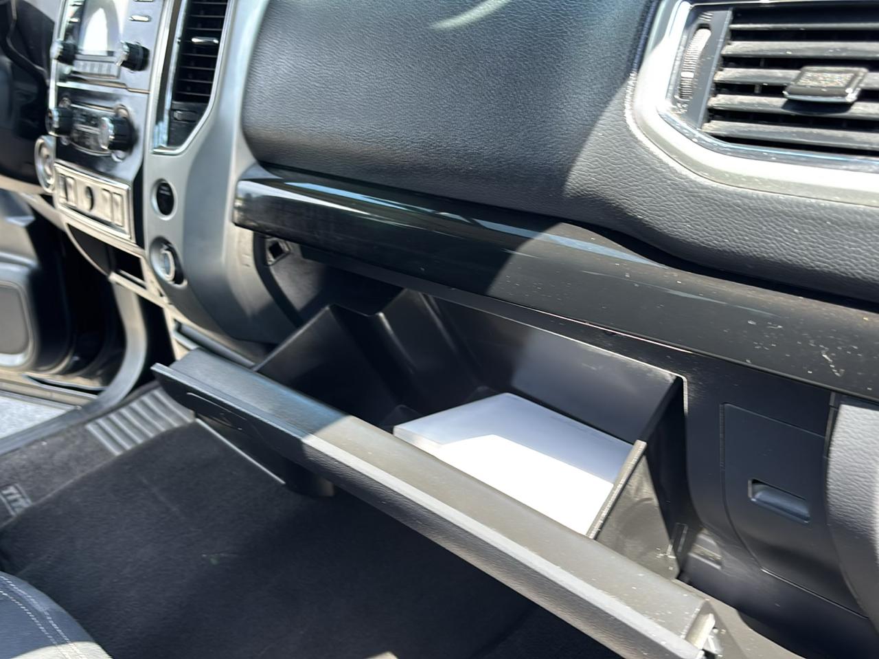 Nissan Titan SV Crew Cab 2WD 2017