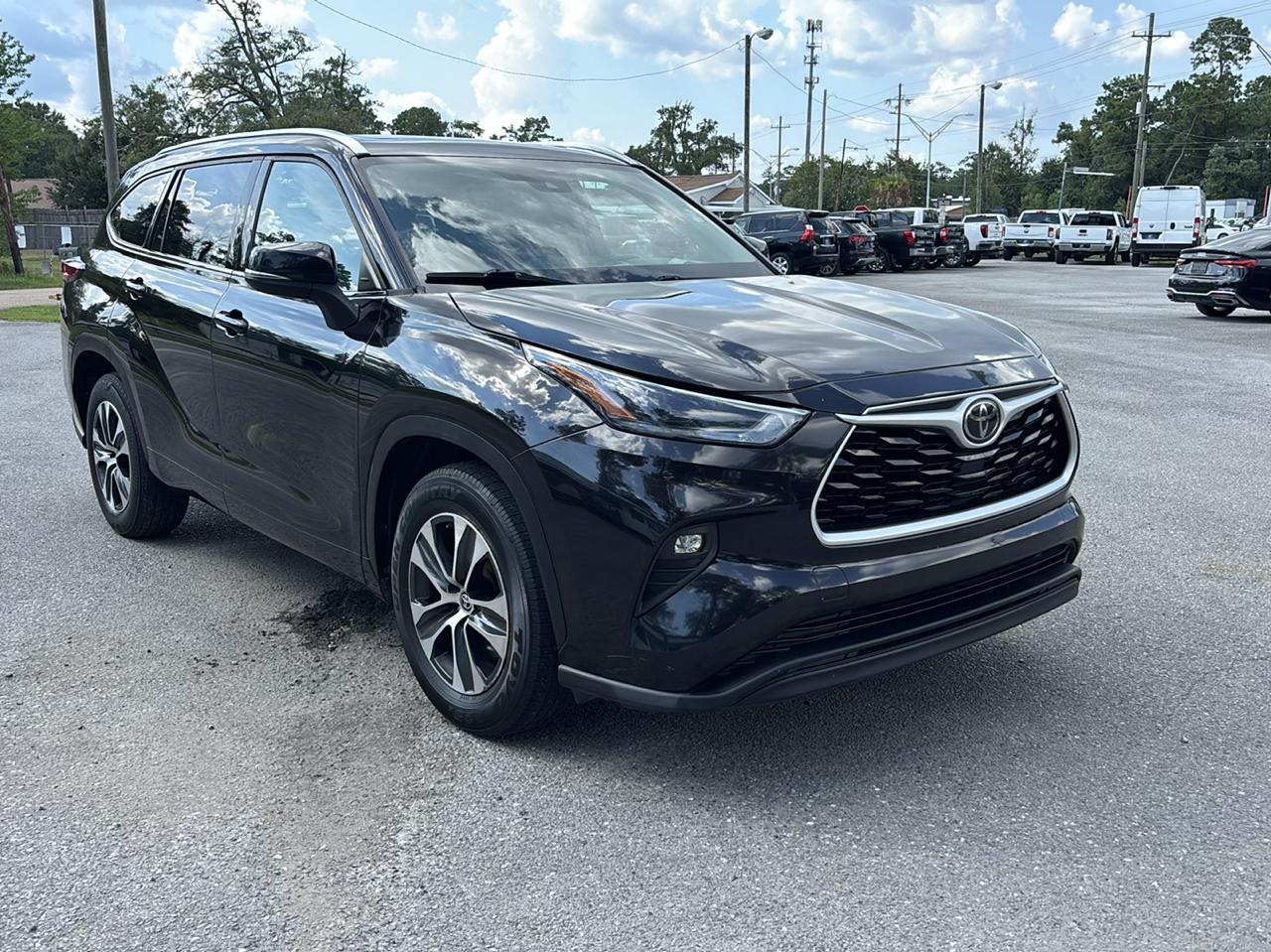 Toyota Highlander XLE FWD V6 2021