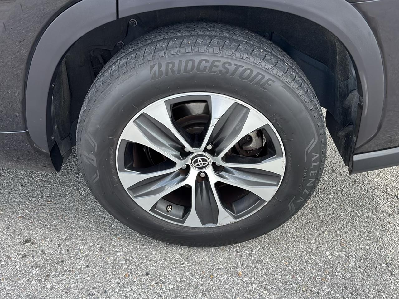 Toyota Highlander XLE FWD V6 2021