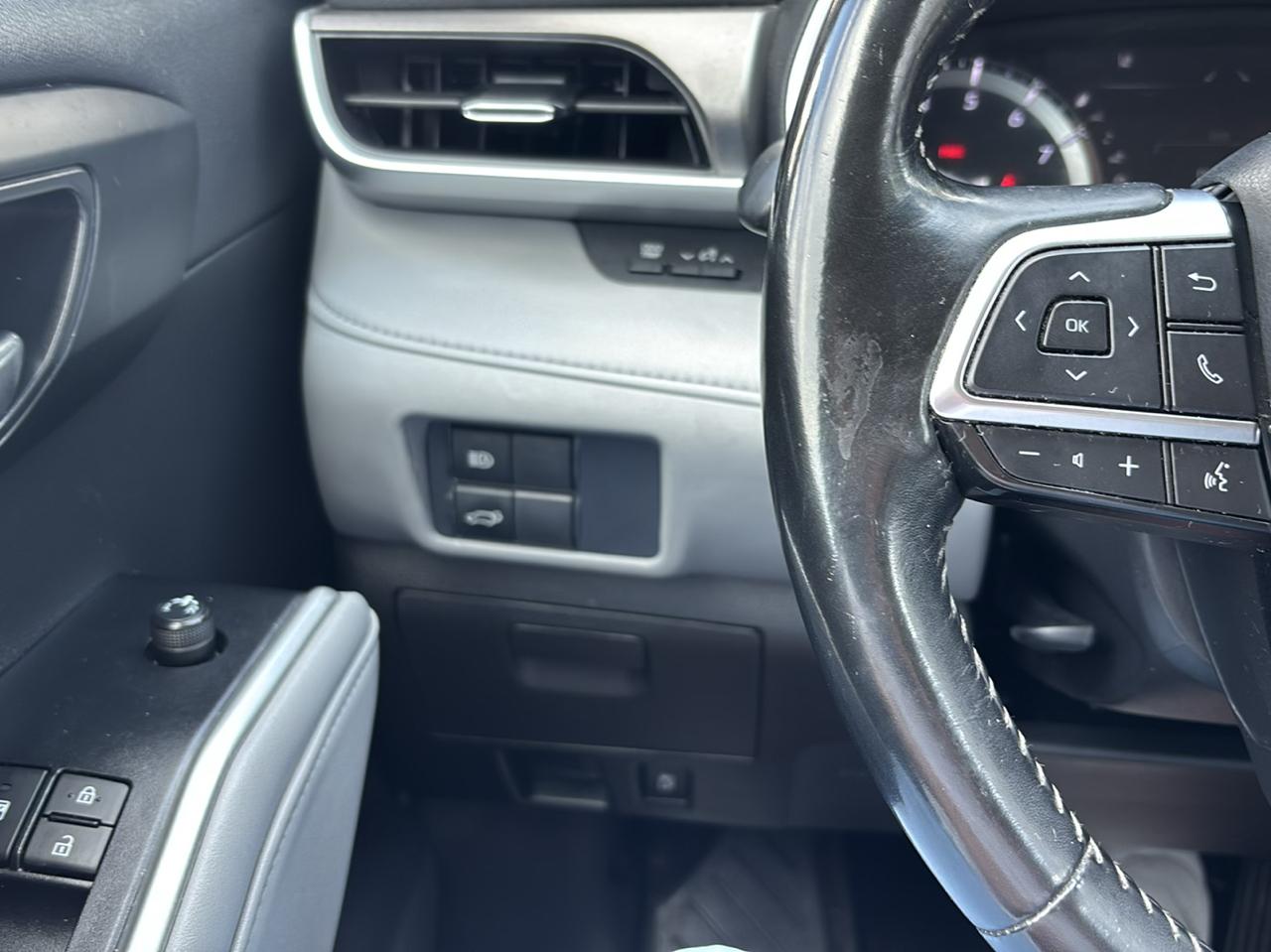 Toyota Highlander XLE FWD V6 2021