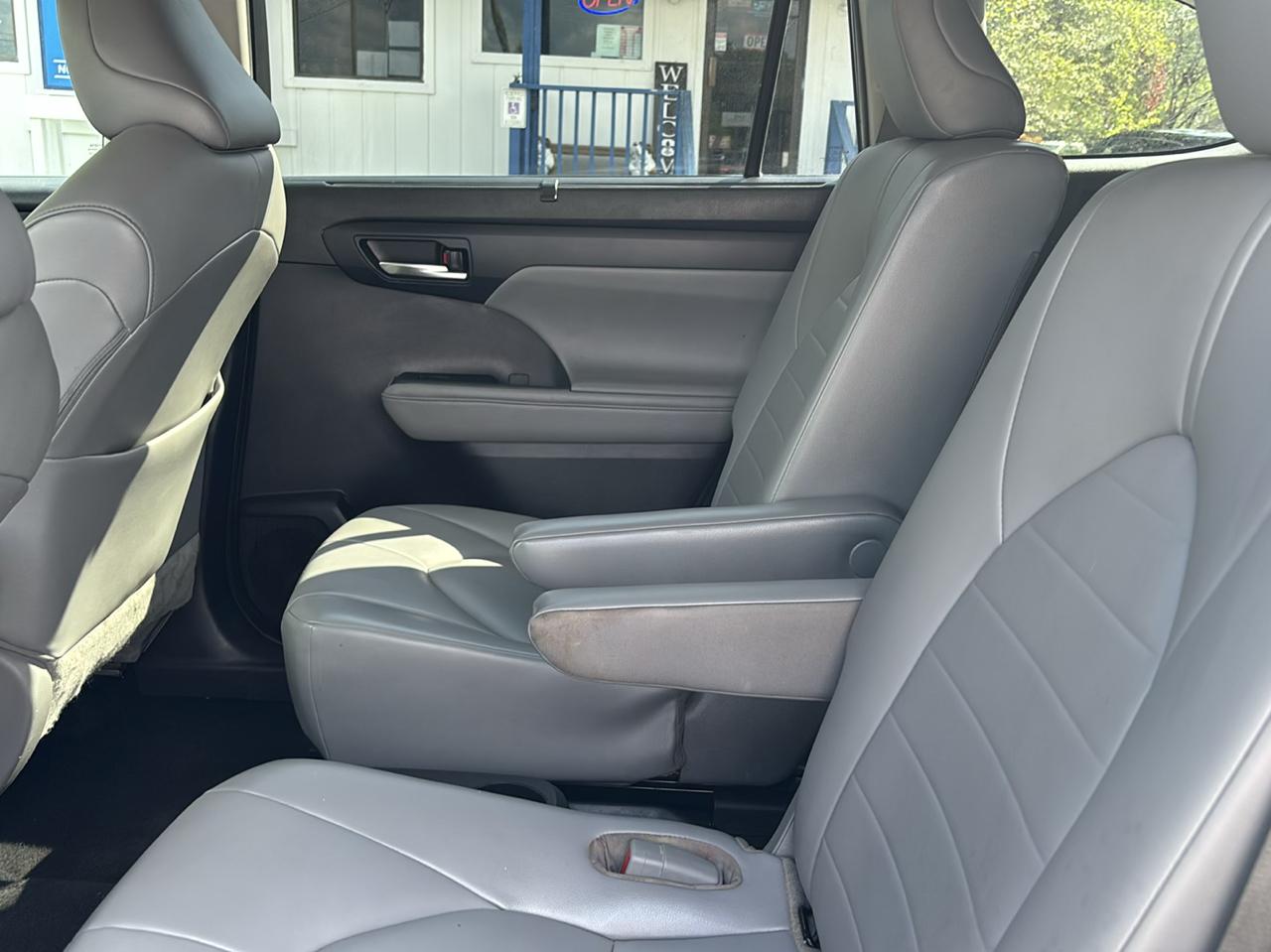 Toyota Highlander XLE FWD V6 2021