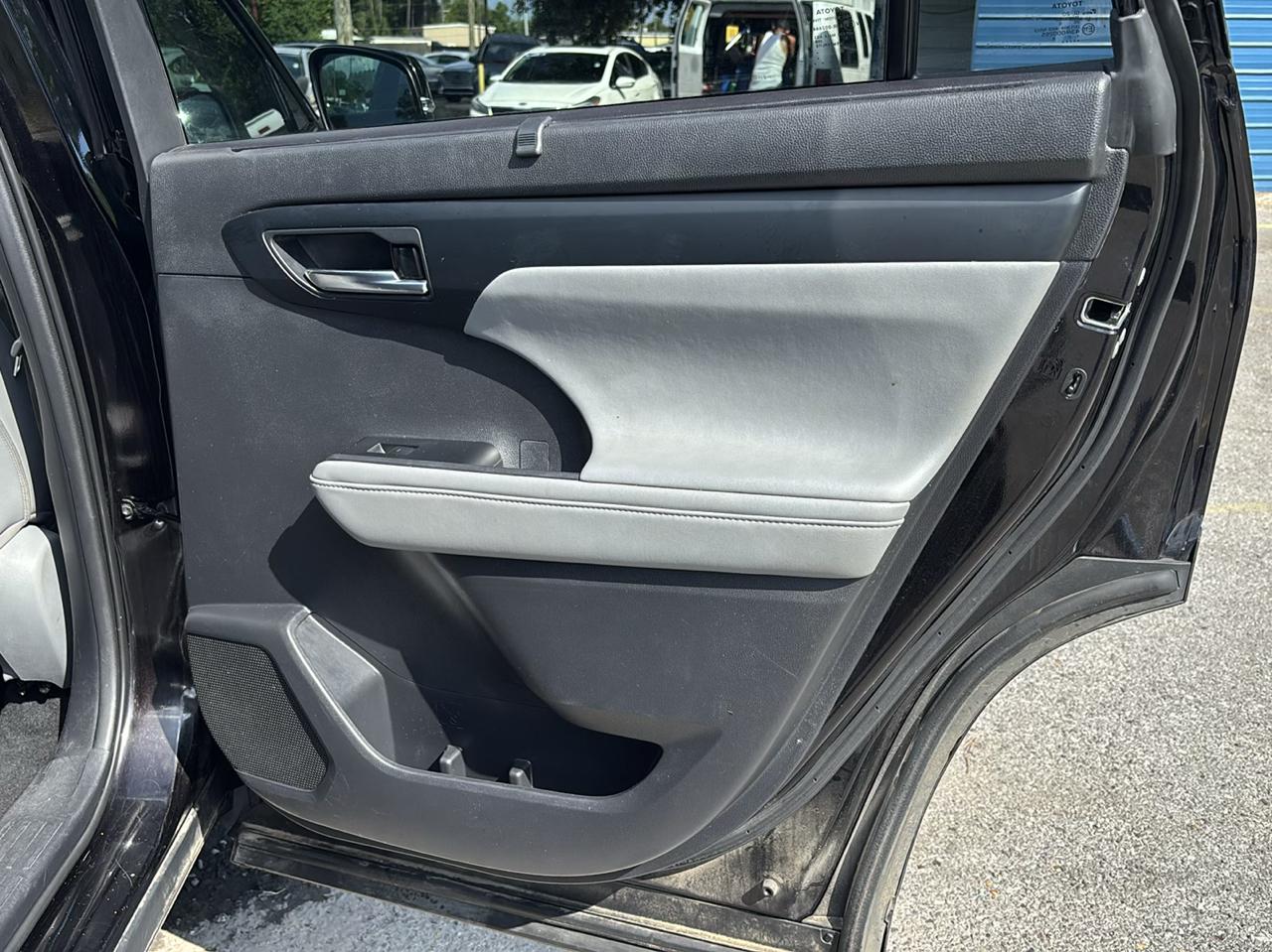 Toyota Highlander XLE FWD V6 2021