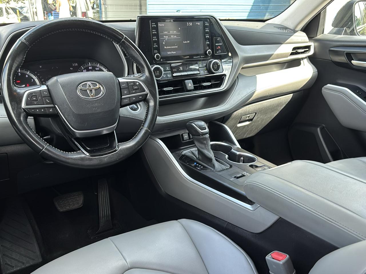 Toyota Highlander XLE FWD V6 2021