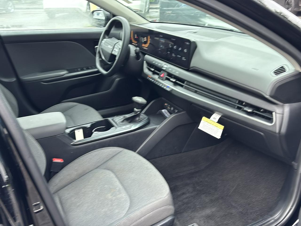 2025 Kia K4 LXS - Photo 15