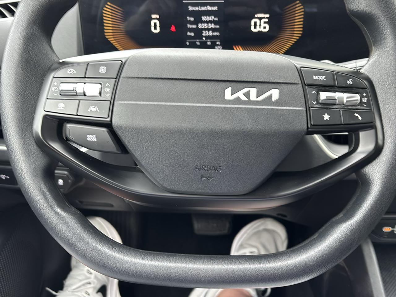 2025 Kia K4 LXS - Photo 22