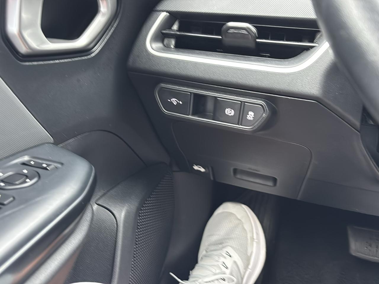 2025 Kia K4 LXS - Photo 24