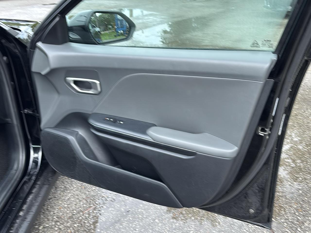 2025 Kia K4 LXS - Photo 32