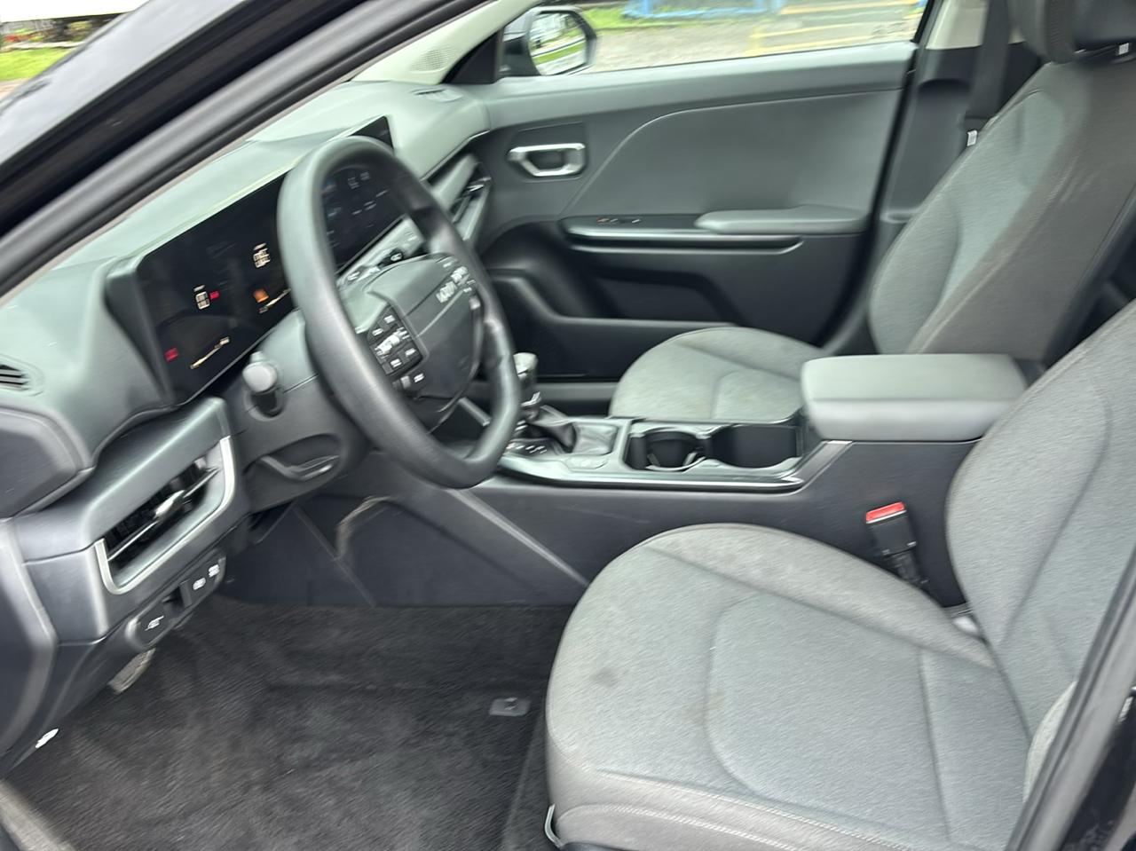 2025 Kia K4 LXS - Photo 39