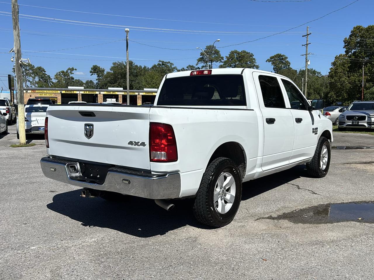 RAM 1500 Classic Tradesman Crew Cab SWB 4WD 2022