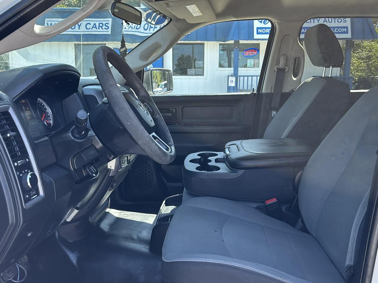RAM 1500 Classic Tradesman Crew Cab SWB 4WD 2022