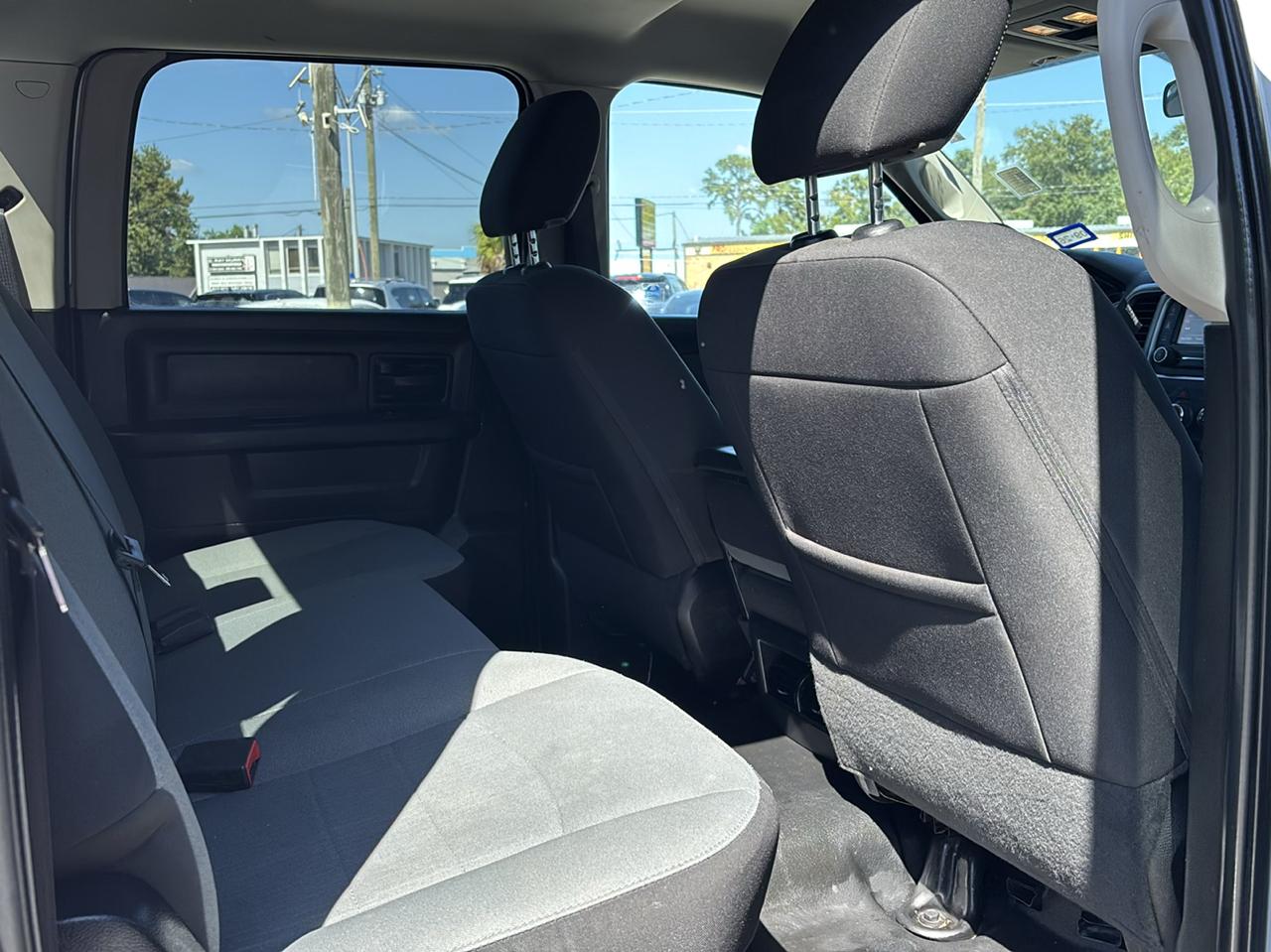 RAM 1500 Classic Tradesman Crew Cab SWB 4WD 2022