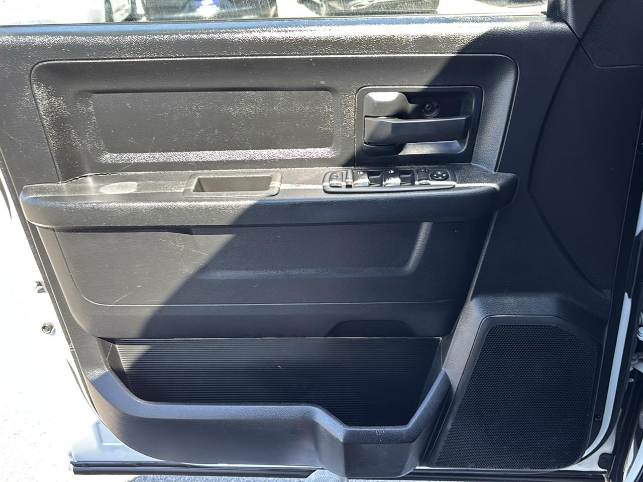 RAM 1500 Classic Tradesman Crew Cab SWB 4WD 2022