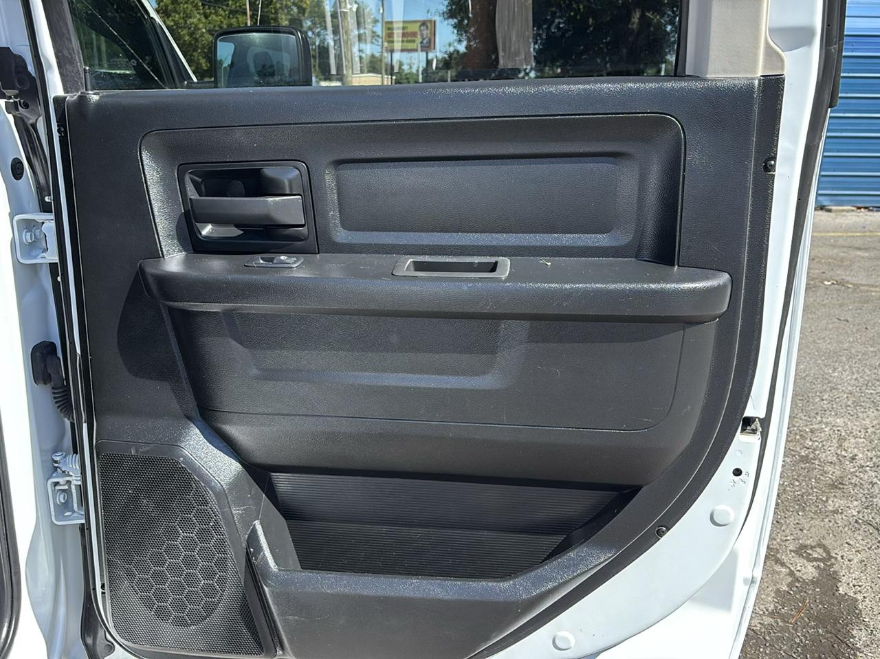 RAM 1500 Classic Tradesman Crew Cab SWB 4WD 2022