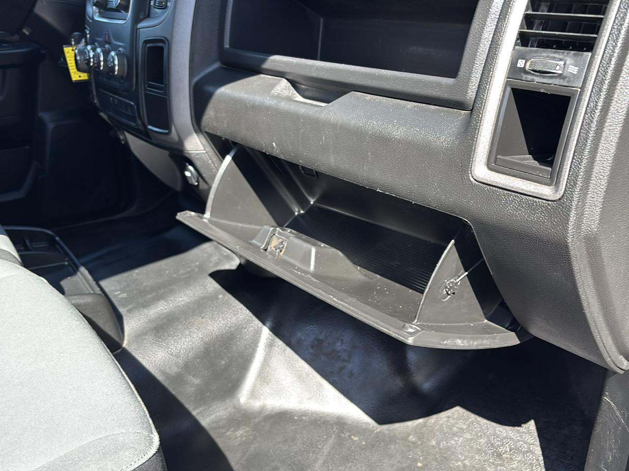 RAM 1500 Classic Tradesman Crew Cab SWB 4WD 2022