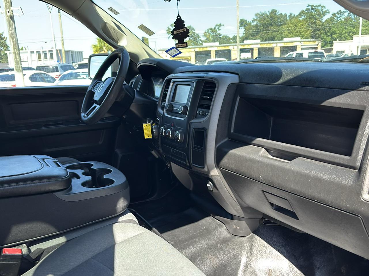 RAM 1500 Classic Tradesman Crew Cab SWB 4WD 2022