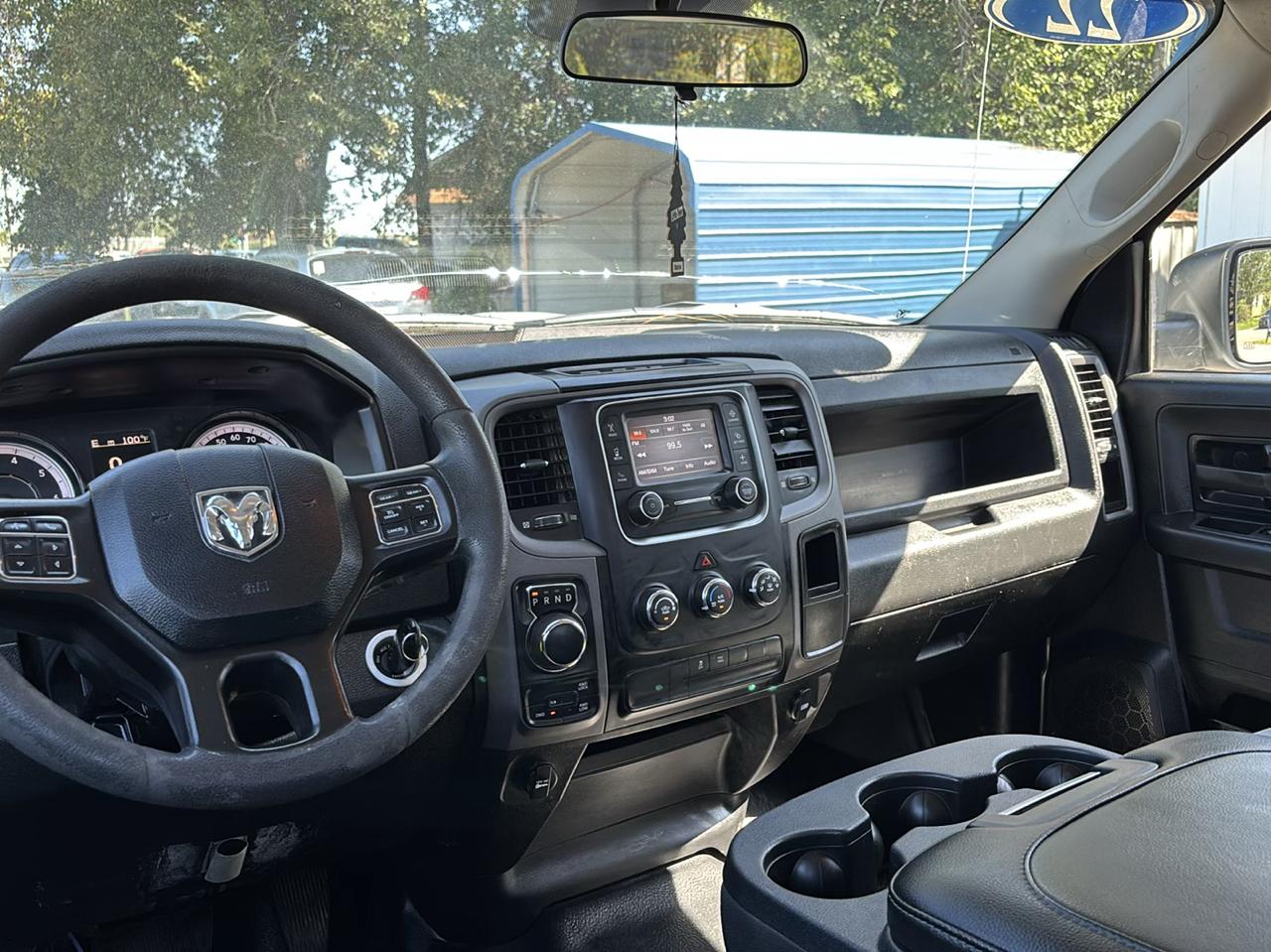 RAM 1500 Classic Tradesman Crew Cab SWB 4WD 2022