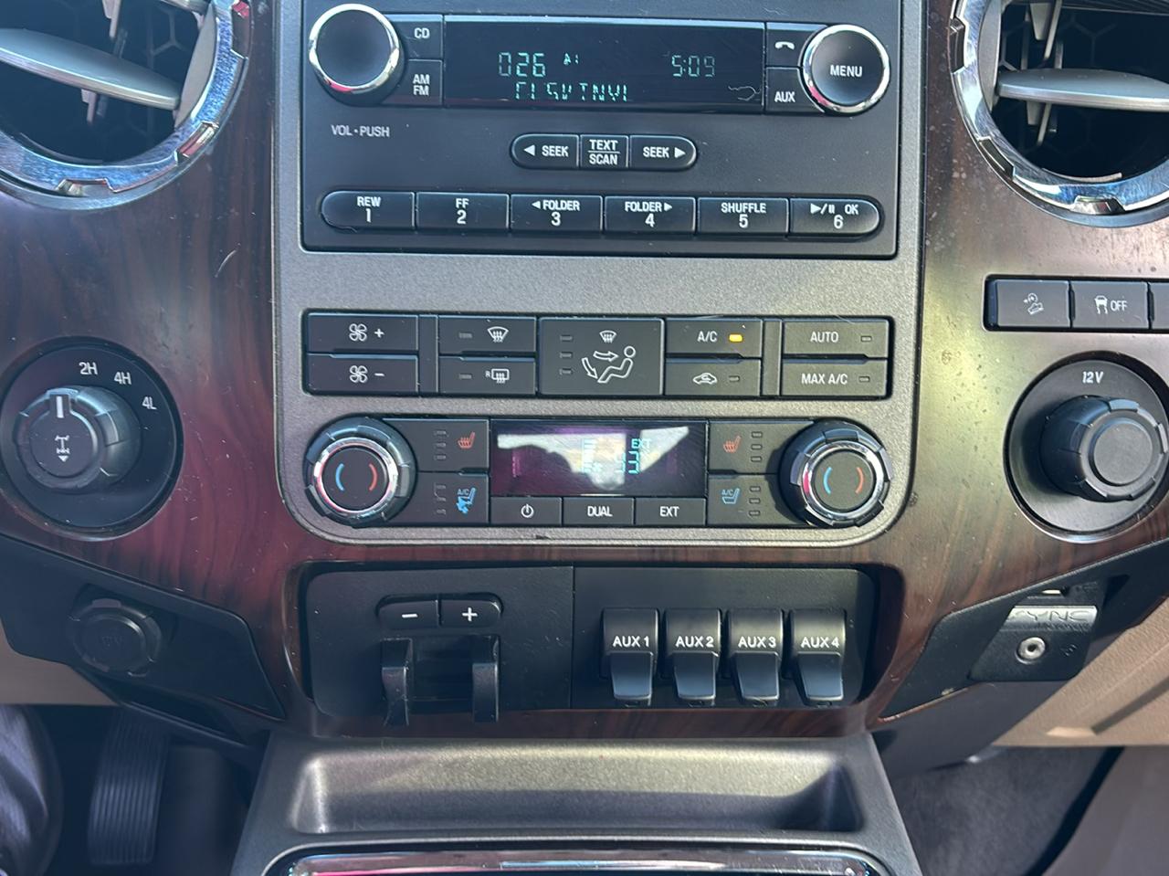 Ford F-250 SD Lariat Crew Cab 4WD 2012