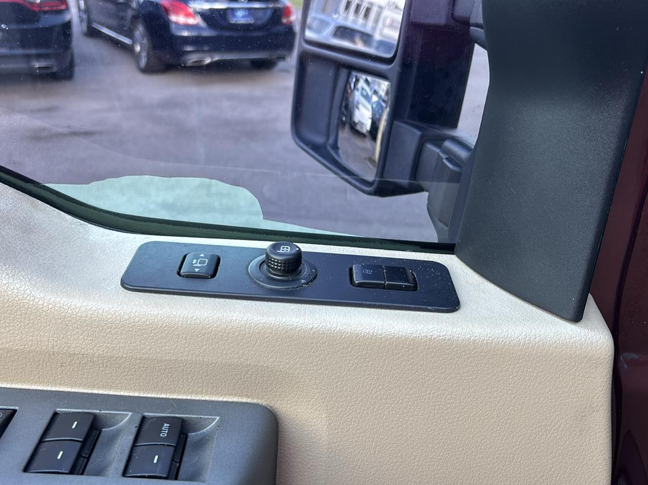 Ford F-250 SD Lariat Crew Cab 4WD 2012