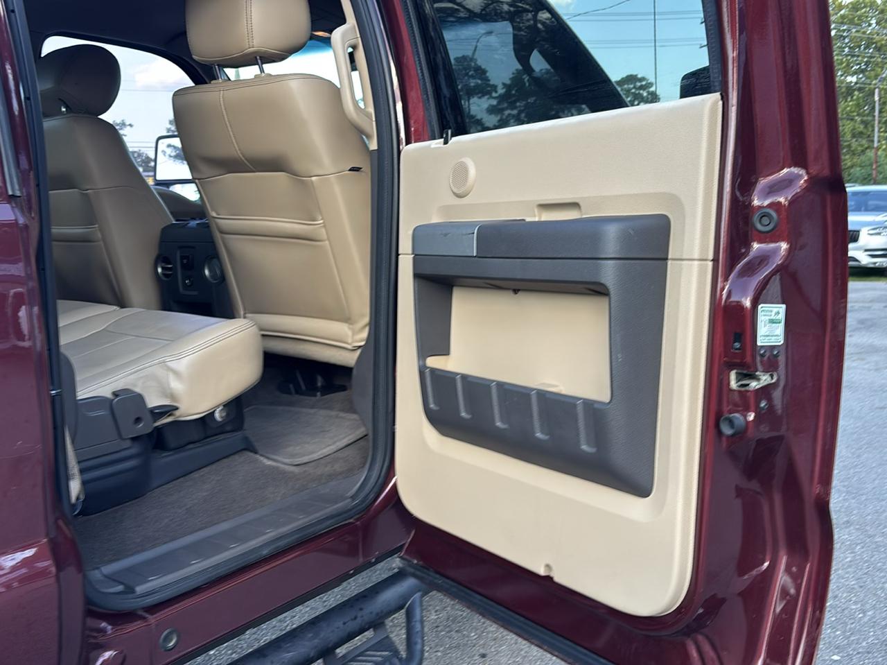 Ford F-250 SD Lariat Crew Cab 4WD 2012