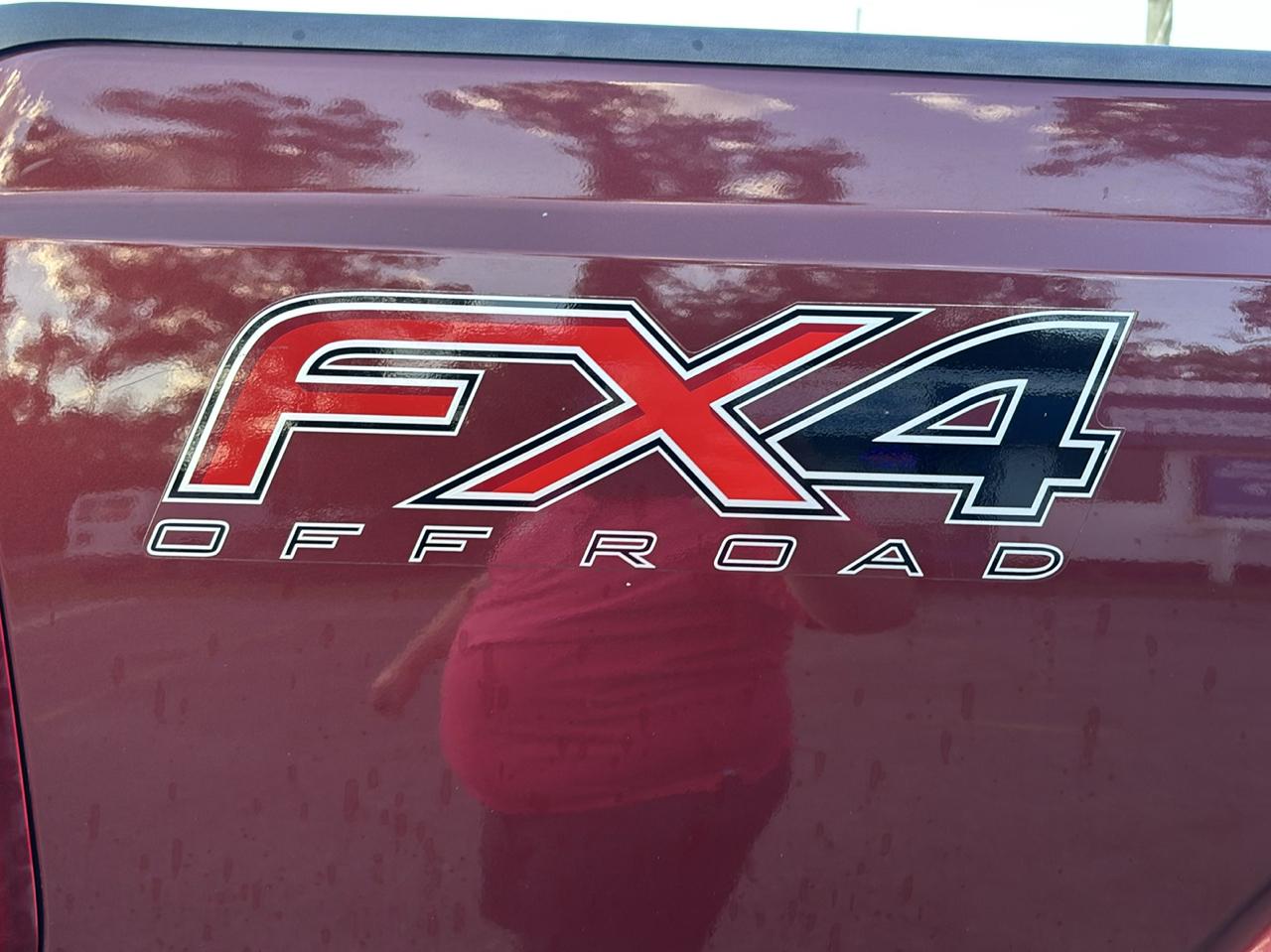 Ford F-250 SD Lariat Crew Cab 4WD 2012
