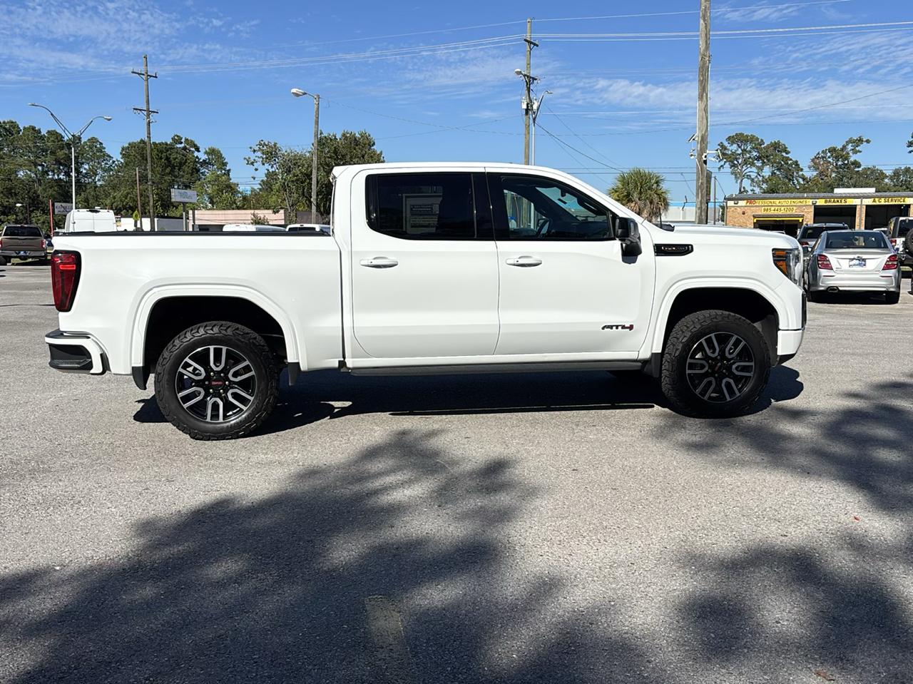 GMC Sierra 1500 Limited AT4 Crew Cab Short Box 4WD 2022