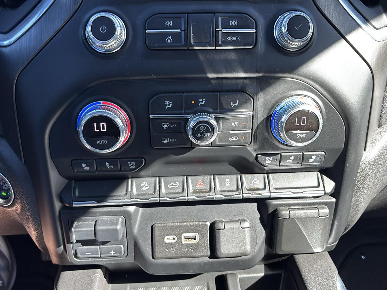 GMC Sierra 1500 Limited AT4 Crew Cab Short Box 4WD 2022