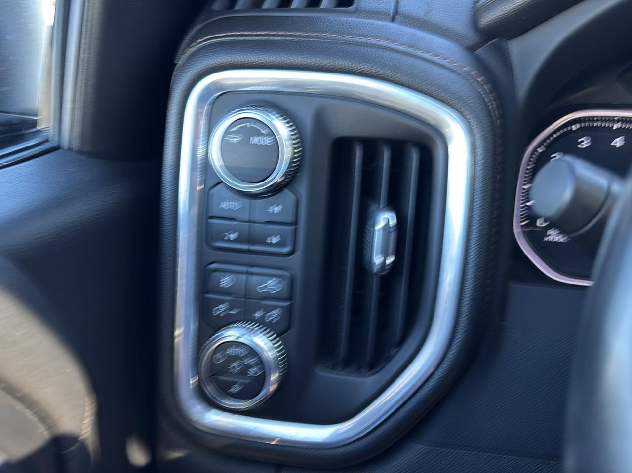 GMC Sierra 1500 Limited AT4 Crew Cab Short Box 4WD 2022
