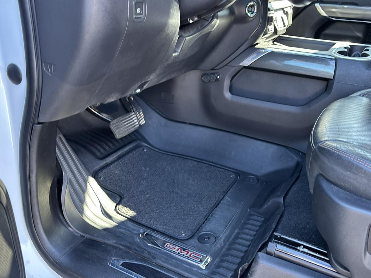 GMC Sierra 1500 Limited AT4 Crew Cab Short Box 4WD 2022
