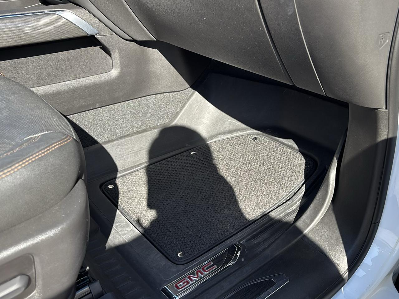 GMC Sierra 1500 Limited AT4 Crew Cab Short Box 4WD 2022