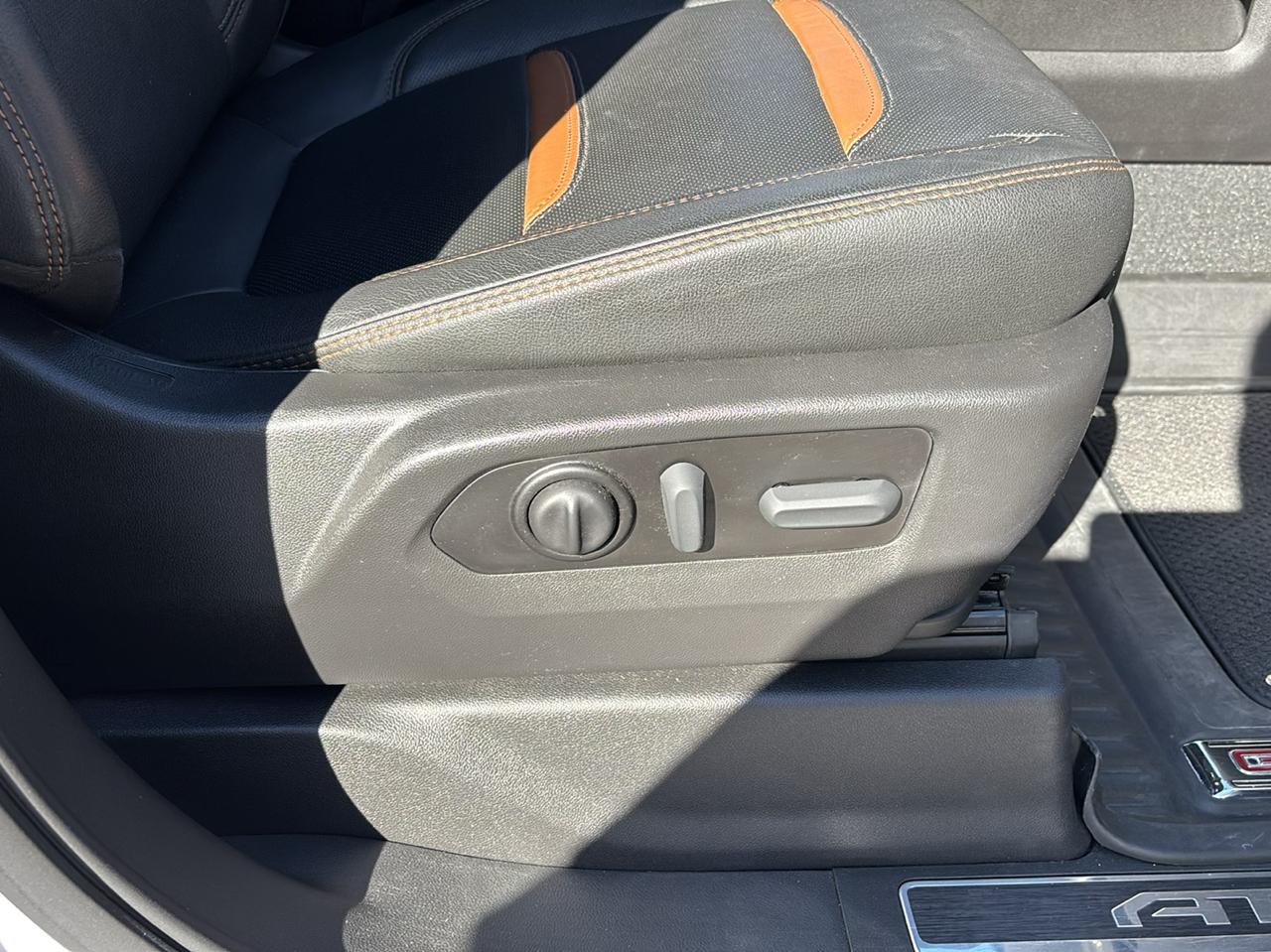 GMC Sierra 1500 Limited AT4 Crew Cab Short Box 4WD 2022