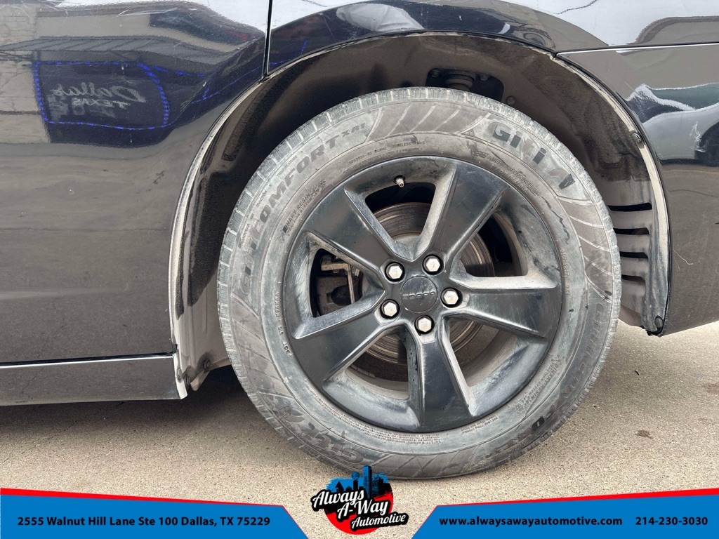 Dodge Charger SE 2012