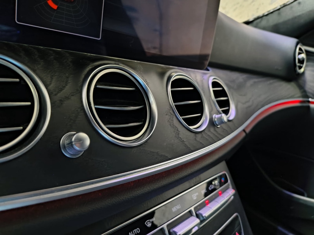 Mercedes-Benz E-Class E300 Luxury Sedan 2018 Mercedes-Benz E-Class E300 Luxury Sedan 2018