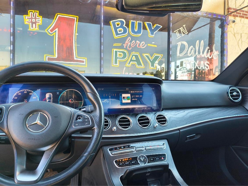 Mercedes-Benz E-Class E300 Luxury Sedan 2018 Mercedes-Benz E-Class E300 Luxury Sedan 2018