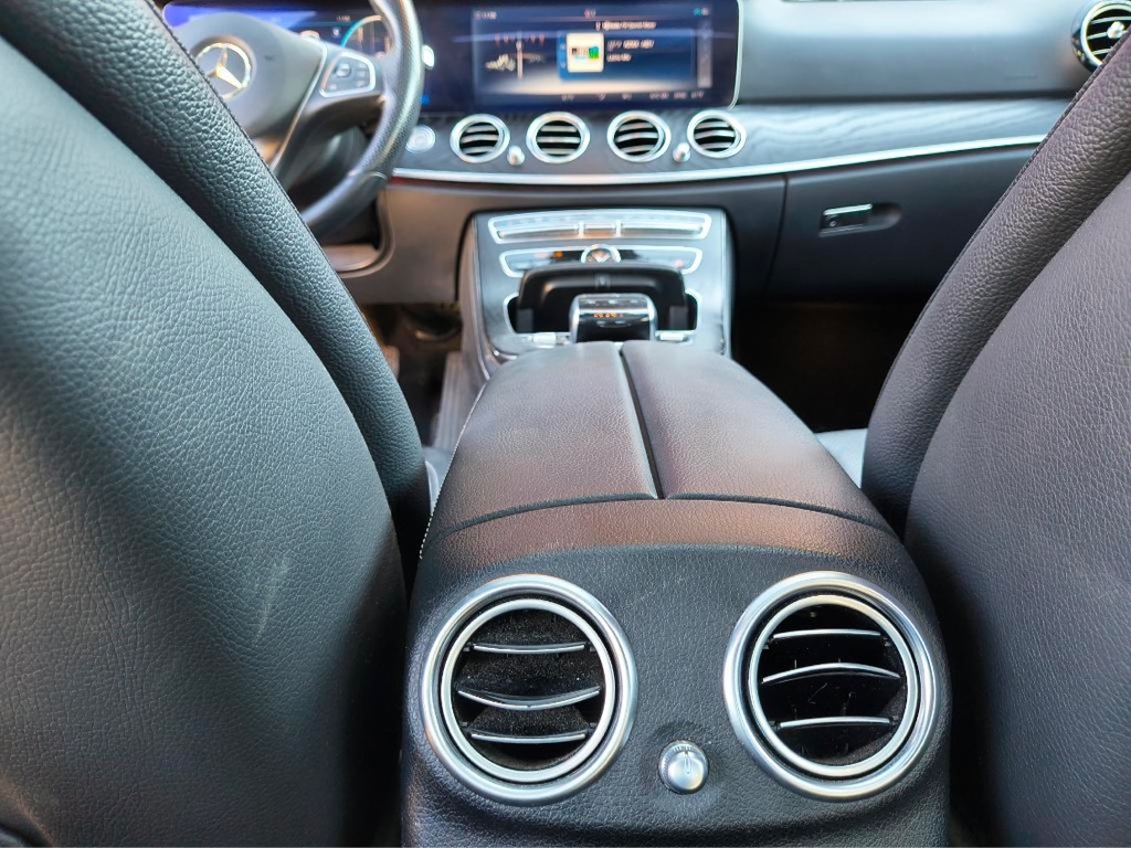 Mercedes-Benz E-Class E300 Luxury Sedan 2018 Mercedes-Benz E-Class E300 Luxury Sedan 2018