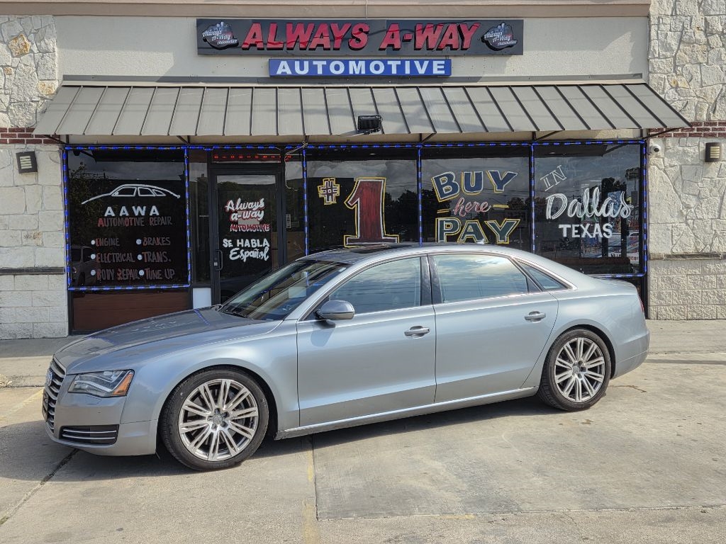 Audi A8 4.2L quattro 2011 Audi A8 4.2L quattro 2011