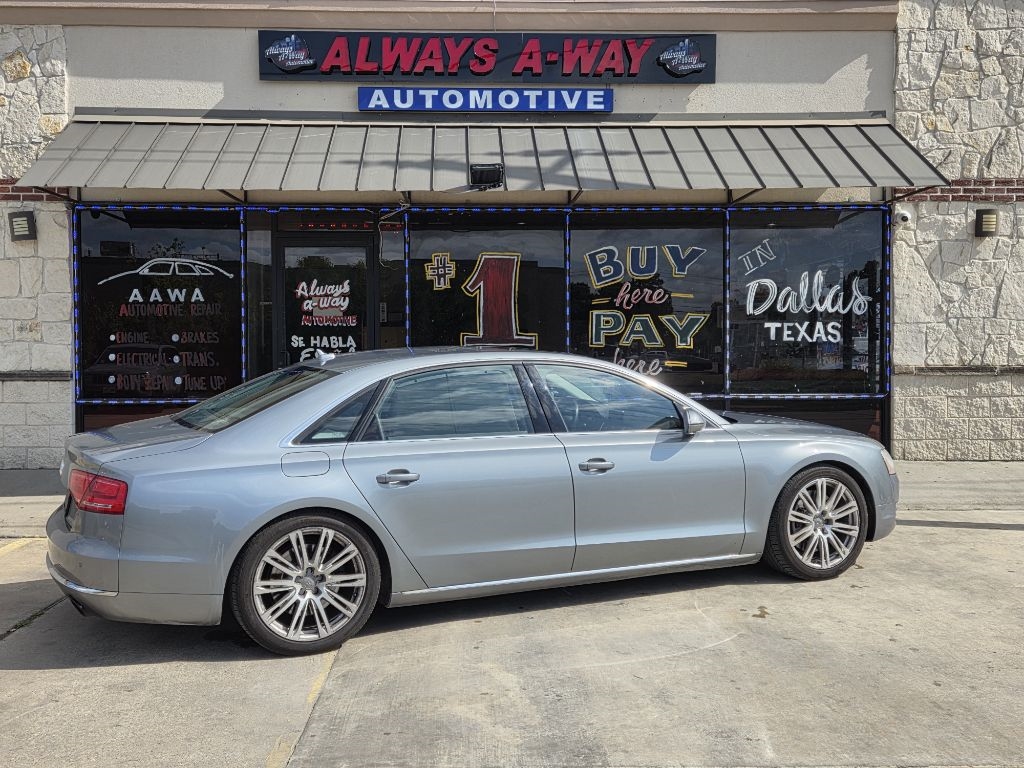 Audi A8 4.2L quattro 2011 Audi A8 4.2L quattro 2011