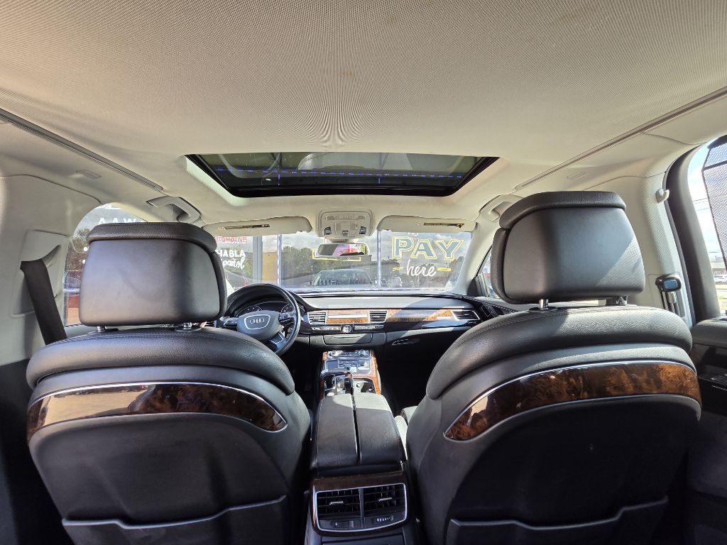 Audi A8 4.2L quattro 2011 Audi A8 4.2L quattro 2011