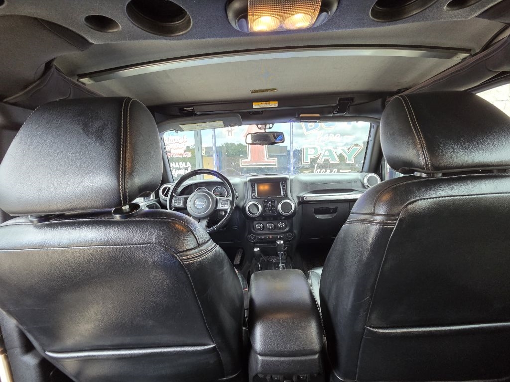 Jeep Wrangler Unlimited Sahara 4WD 2015 Jeep Wrangler Unlimited Sahara 4WD 2015