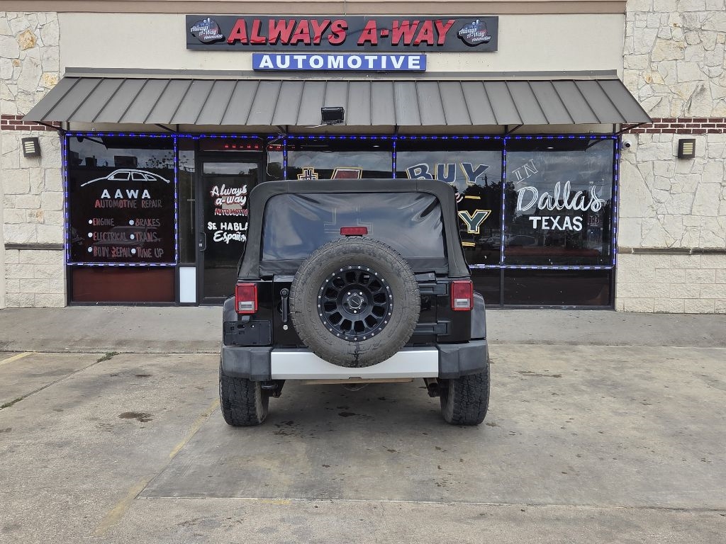 Jeep Wrangler Unlimited Sahara 4WD 2015 Jeep Wrangler Unlimited Sahara 4WD 2015