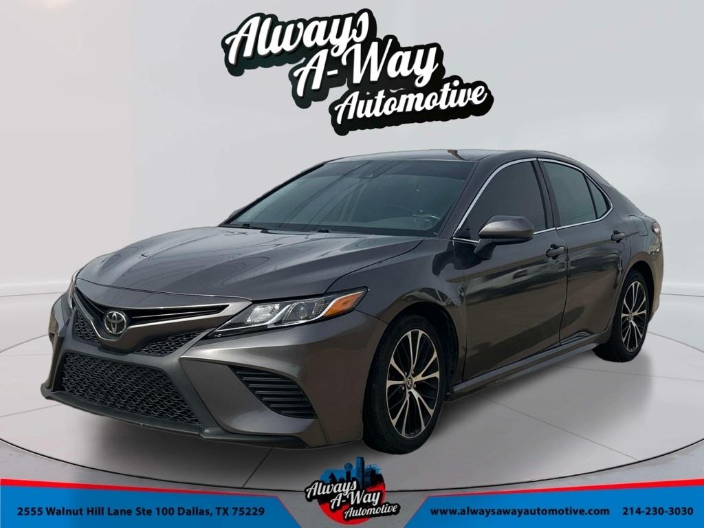 Toyota Camry SE 2020