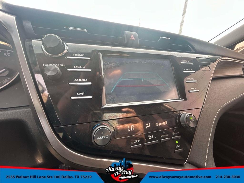 Toyota Camry SE 2020