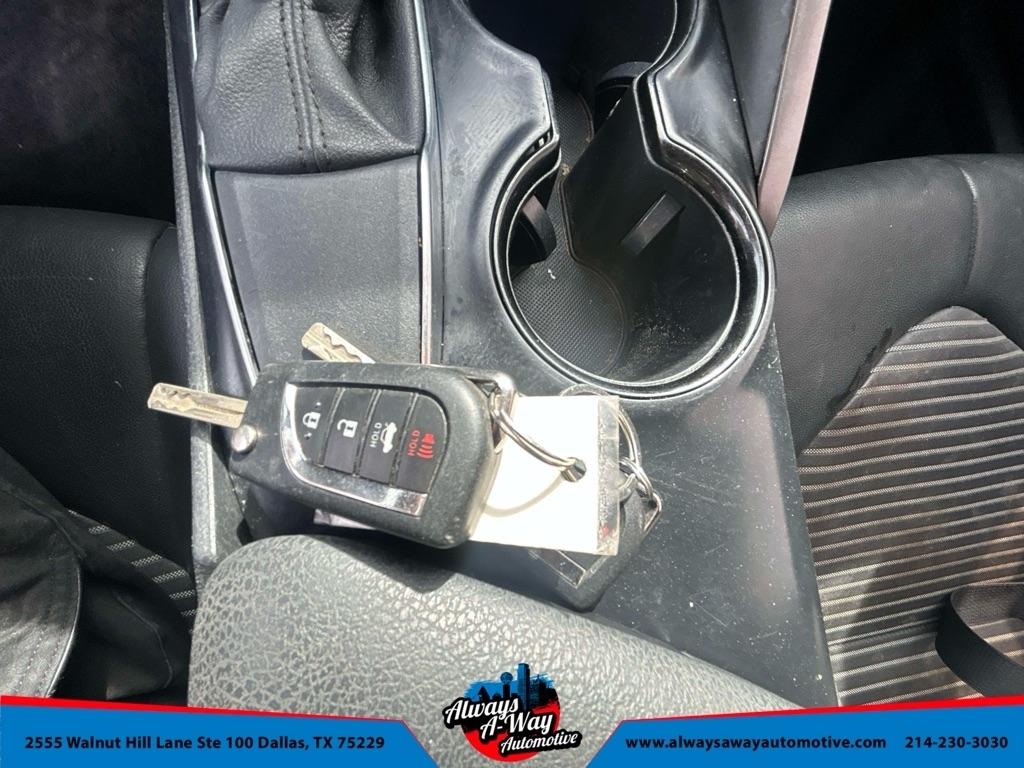 Toyota Camry SE 2020