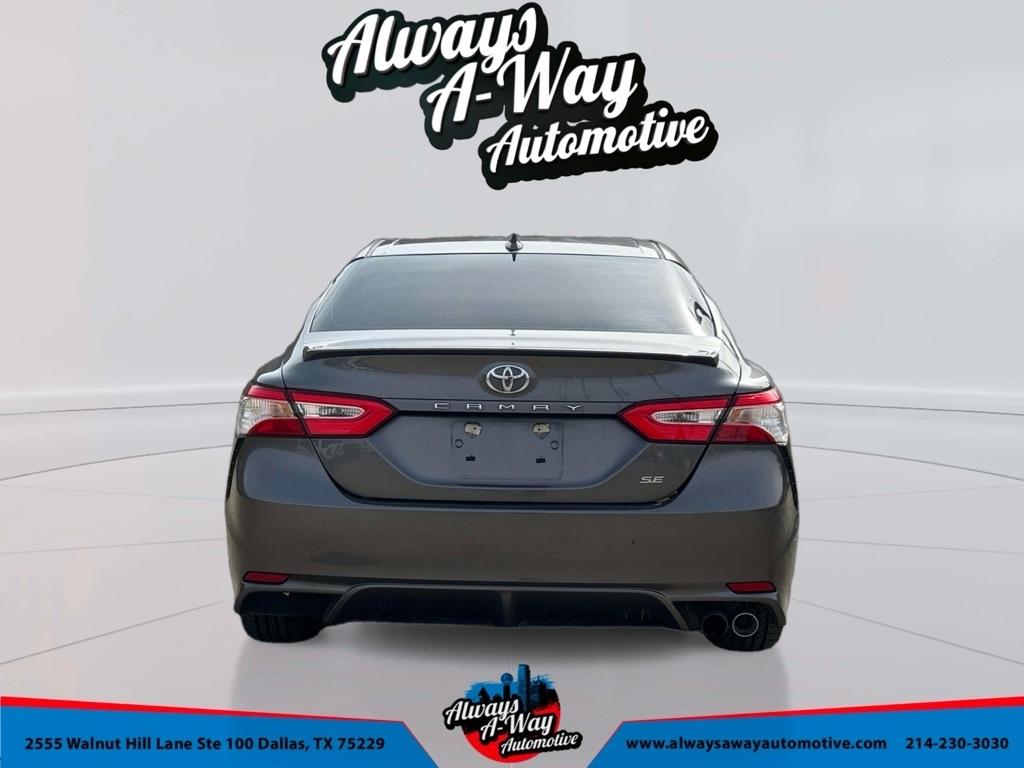 Toyota Camry SE 2020