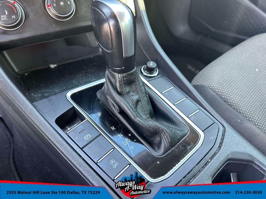 Volkswagen Jetta 1.4T S 8A 2021