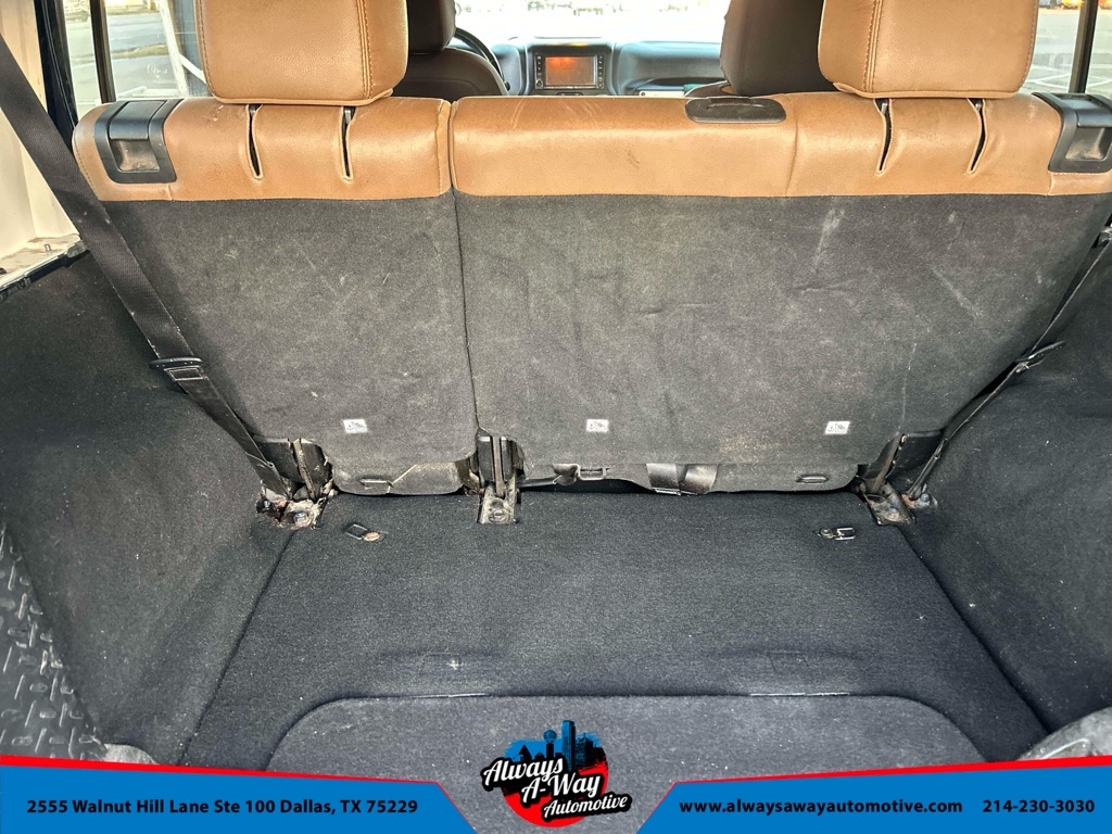 Jeep Wrangler Unlimited Sahara 4WD 2013